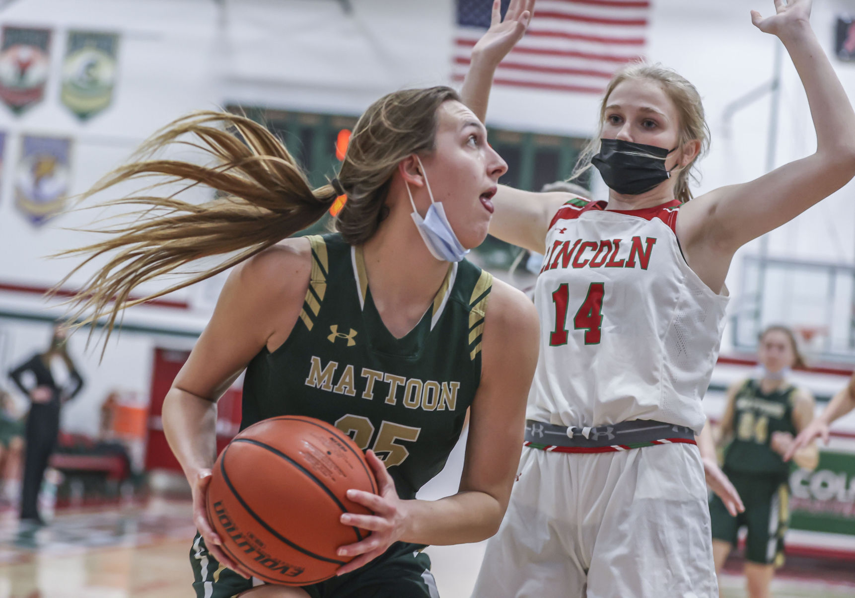 Mattoon girls at Lincoln 7 011422.JPG